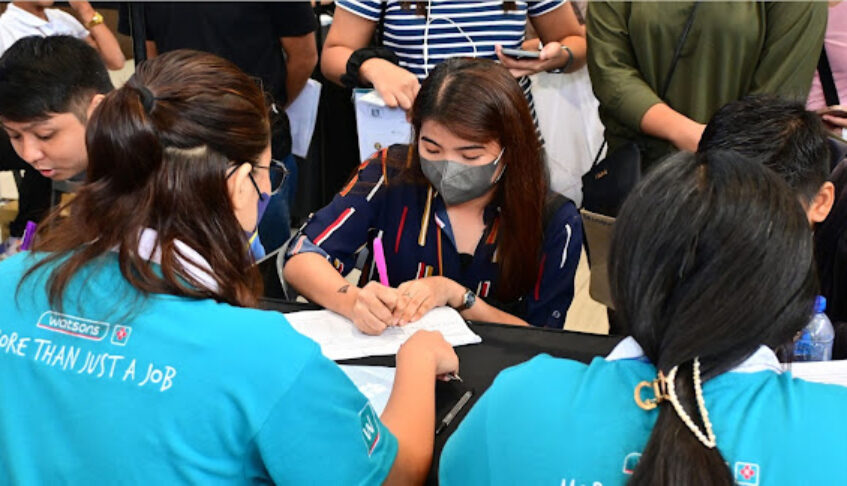 SM Supermalls job fair paves the way for 2024 career opportunities